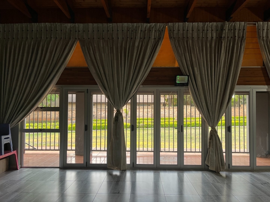 5 Bedroom Property for Sale in Van Der Hoff Park North West